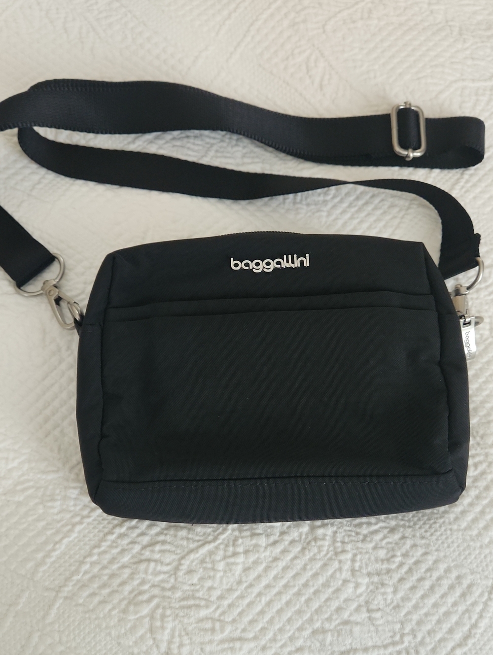 Baggallini Black Compact Crossbody/Belt Bag